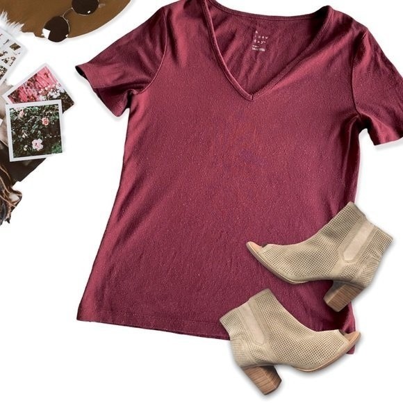 a new day Tops - a new day v-neck casual Tee in Burgandy